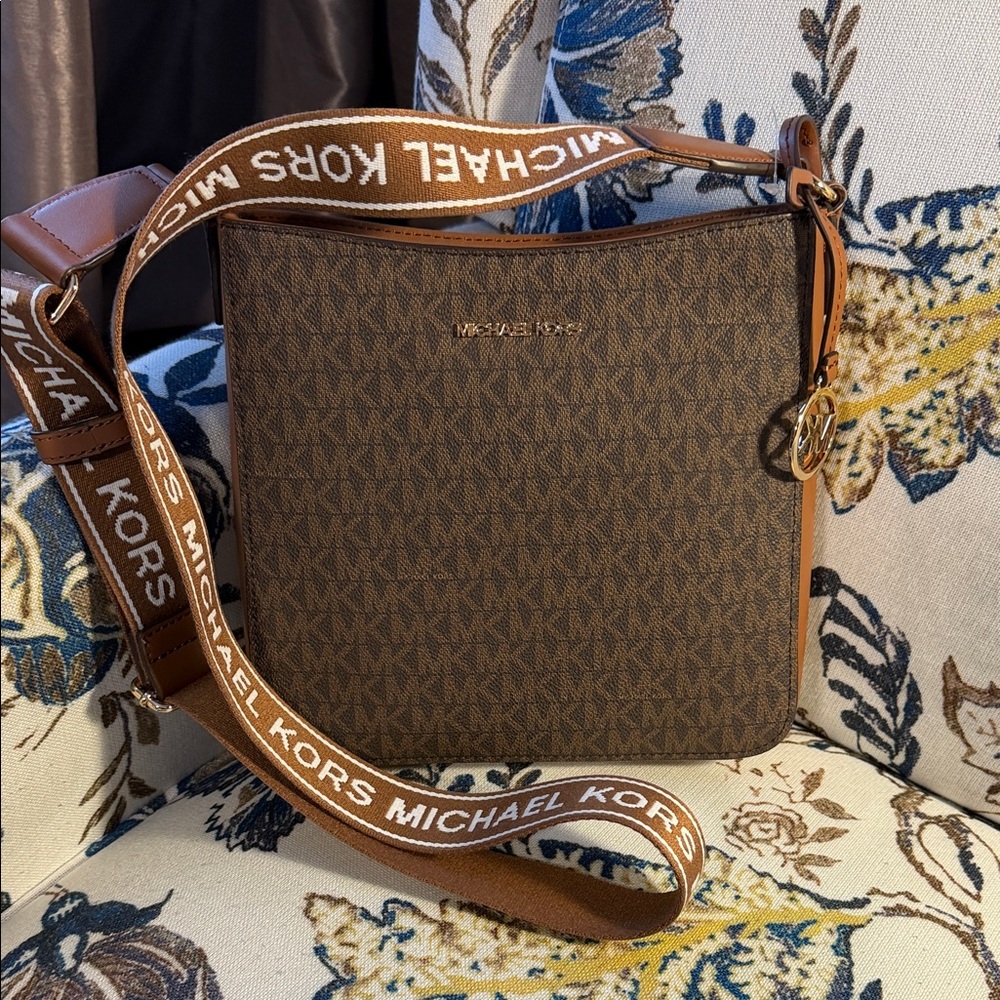 Michael Kors Signature Brown Messenger Bag ⭐️NWT⭐️